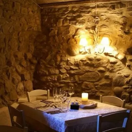 Casa de hóspedes Castello Di Albereto Trarivi