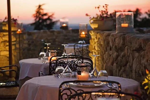 Castello Di Albereto Konukevi *