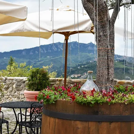 Castello Di Albereto Guest house Trarivi